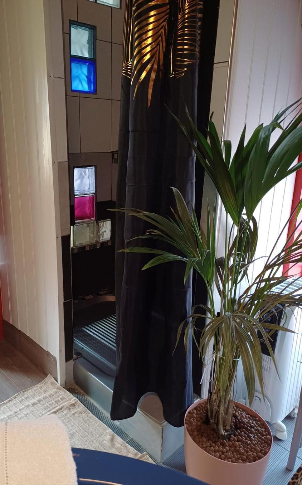 Le Lion Dort Bed and Breakfast Cormeilles-en-Parisis Exterior foto